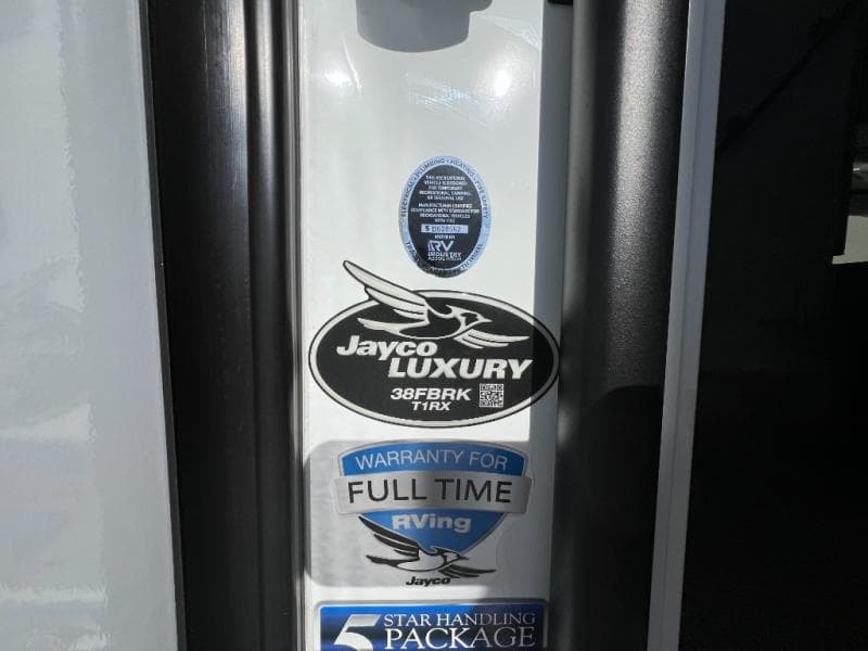 2026 Jayco 2026 Jayco Pinnacle - thumbnail 8