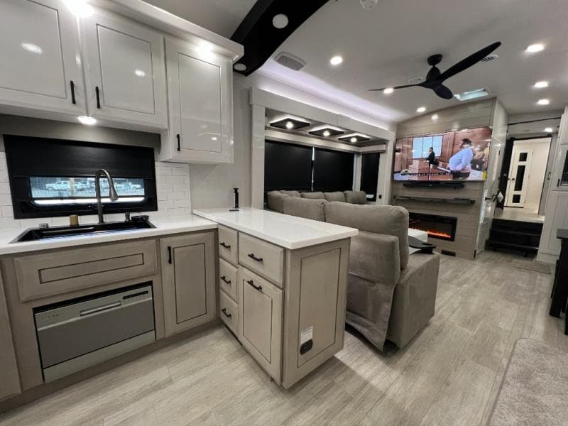 2026 Jayco 2026 Jayco Pinnacle - thumbnail 31