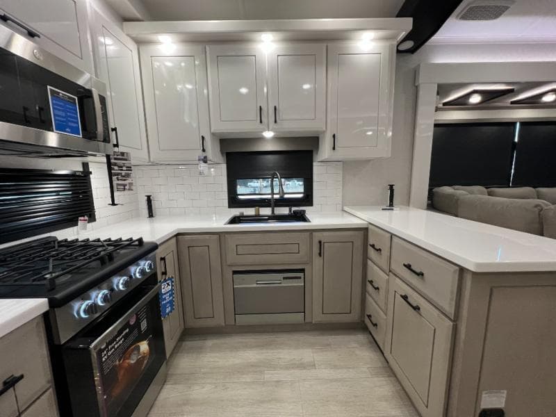 2026 Jayco 2026 Jayco Pinnacle - thumbnail 32