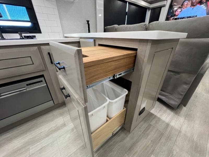 2026 Jayco 2026 Jayco Pinnacle - thumbnail 34