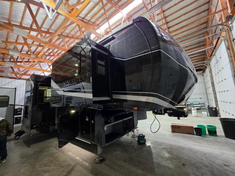 2026 Jayco 2026 Jayco Pinnacle - thumbnail 3