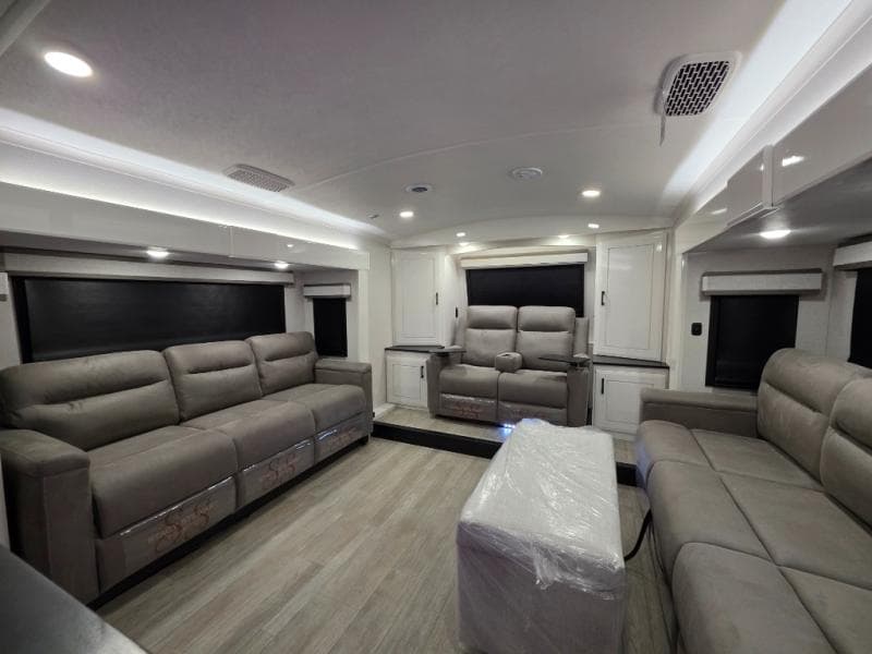 2026 Jayco 2026 Jayco Pinnacle - thumbnail 36