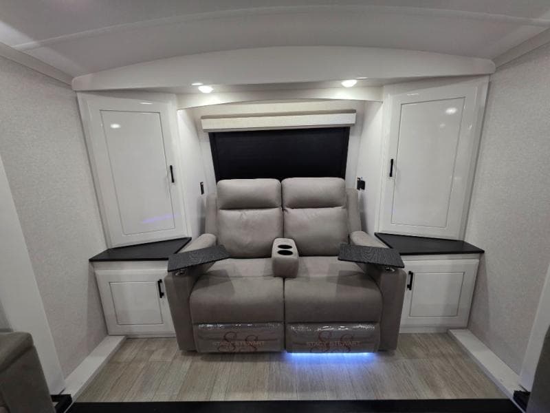 2026 Jayco 2026 Jayco Pinnacle - thumbnail 38