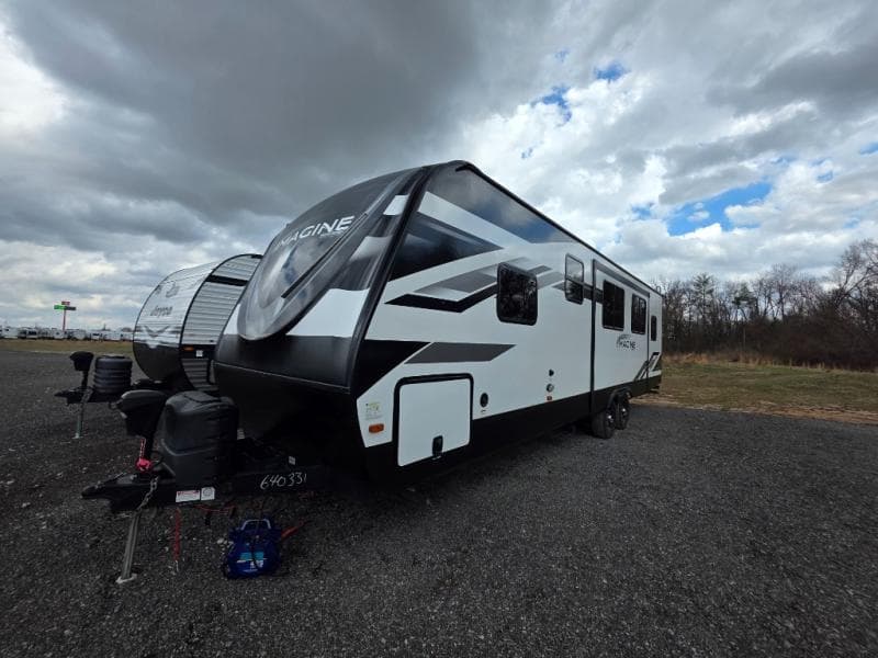 2022 Grand Design 2022 Grand Design Imagine - thumbnail 4