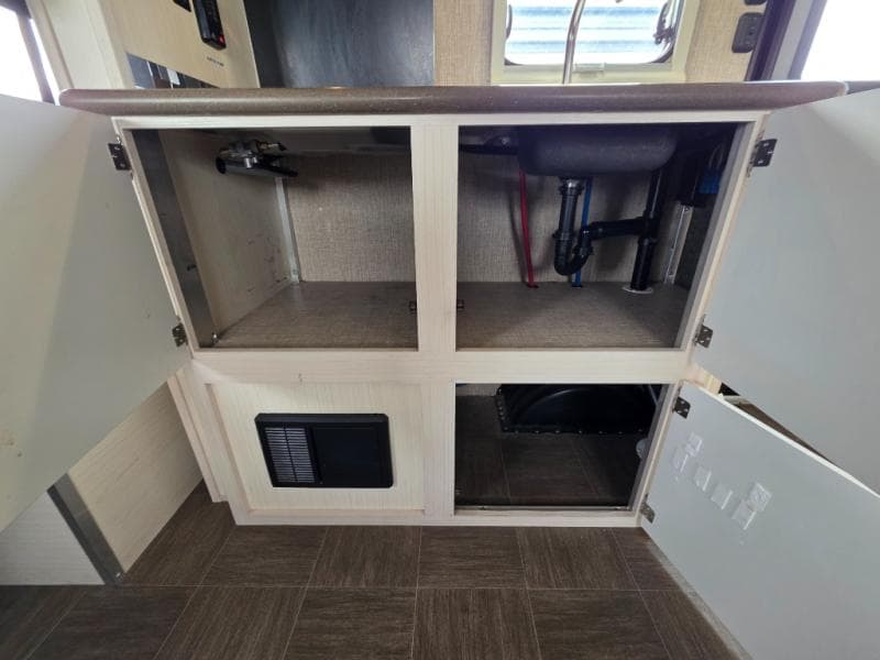 2017 Livin Lite 2017 Livin Lite CampLite - thumbnail 17