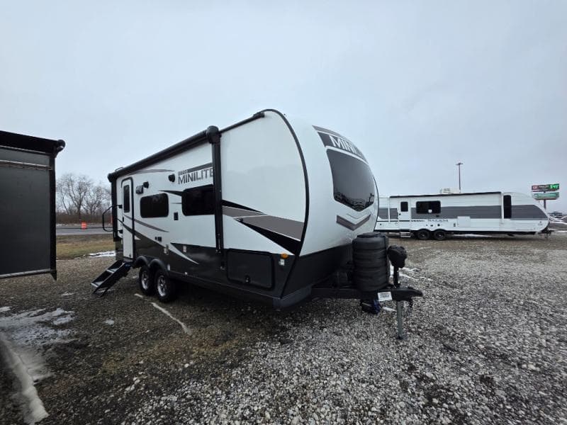 2024 Forest River 2024 Forest River Rockwood Mini Lite - thumbnail 3