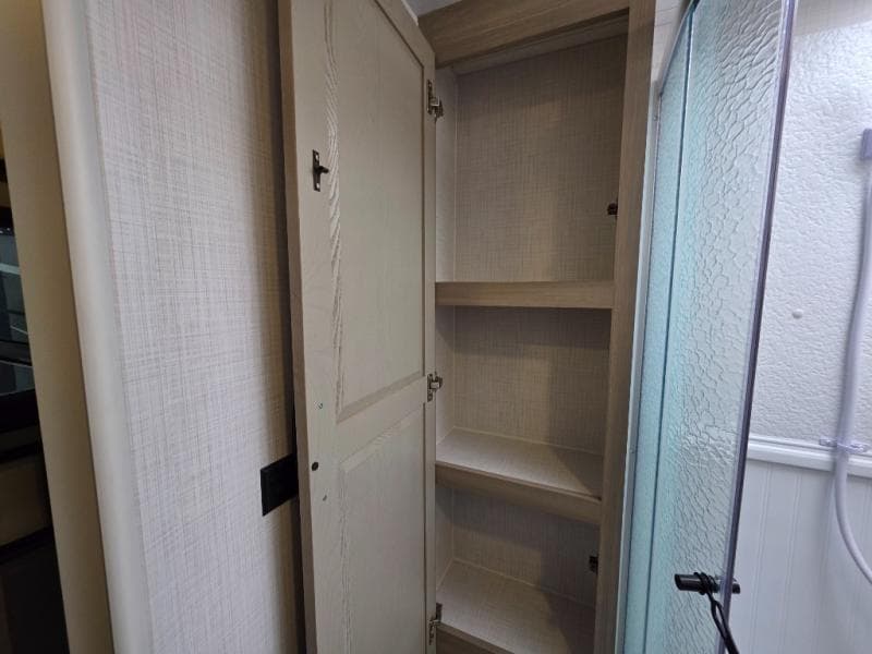 2024 Forest River 2024 Forest River Rockwood Mini Lite - thumbnail 32