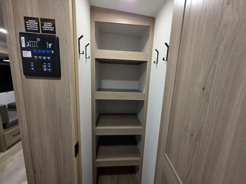 2026 Forest River 2026 Forest River Rockwood Ultra Lite - thumbnail 8