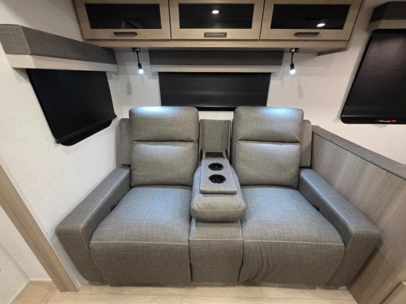 2026 Forest River 2026 Forest River Rockwood Ultra Lite - thumbnail 9