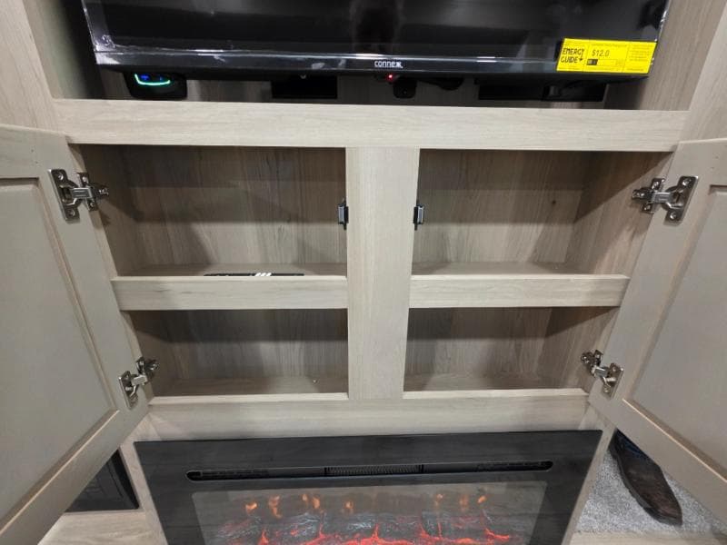 2026 Forest River 2026 Forest River Rockwood Ultra Lite - thumbnail 13