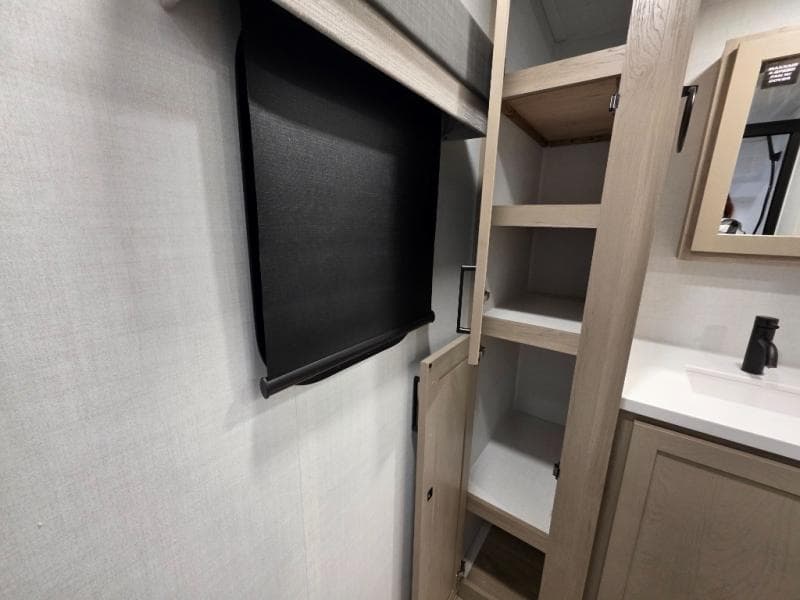 2026 Forest River 2026 Forest River Rockwood Ultra Lite - thumbnail 30