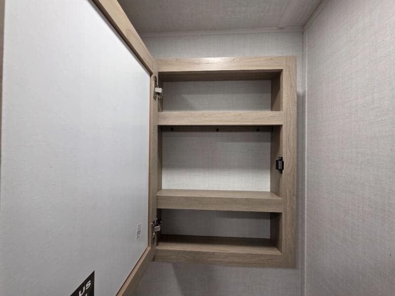 2026 Forest River 2026 Forest River Rockwood Ultra Lite - thumbnail 33