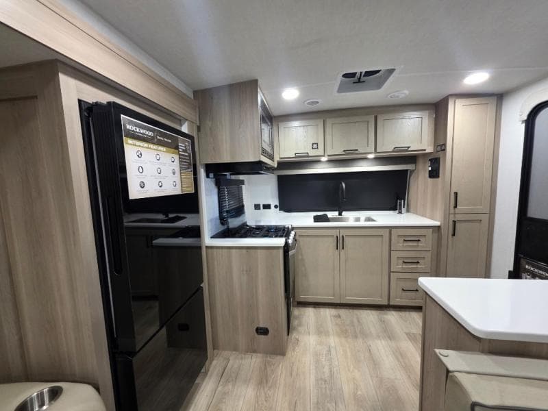 2026 Forest River 2026 Forest River Rockwood Ultra Lite - thumbnail 14