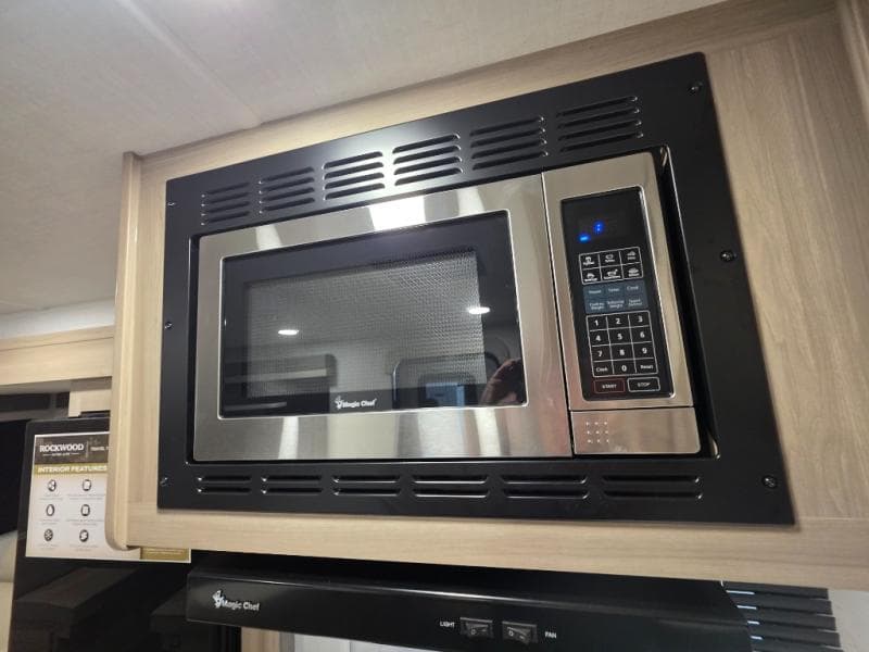 2026 Forest River 2026 Forest River Rockwood Ultra Lite - thumbnail 22