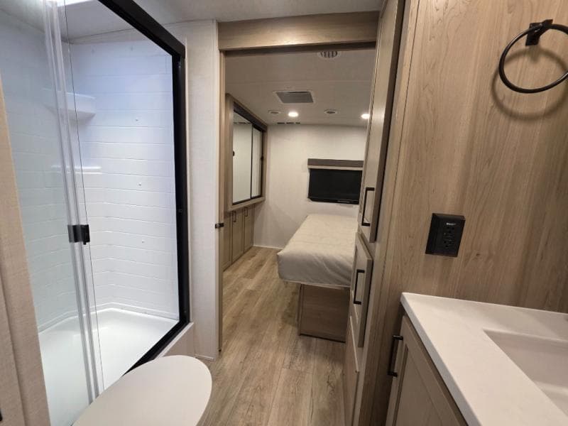 2026 Forest River 2026 Forest River Rockwood Ultra Lite - thumbnail 36