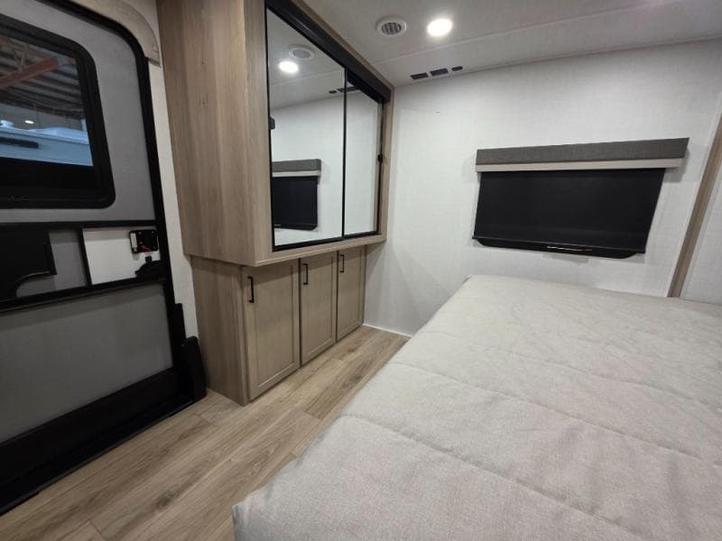 2026 Forest River 2026 Forest River Rockwood Ultra Lite - thumbnail 47