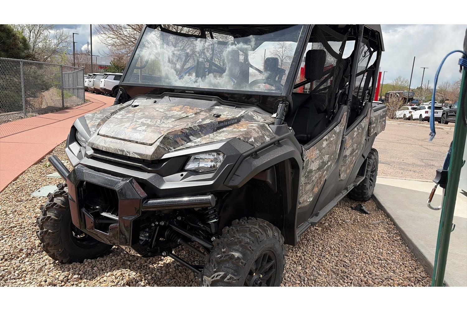 2025 Honda Pioneer 1000-6 Deluxe CrewSXS10M6DS