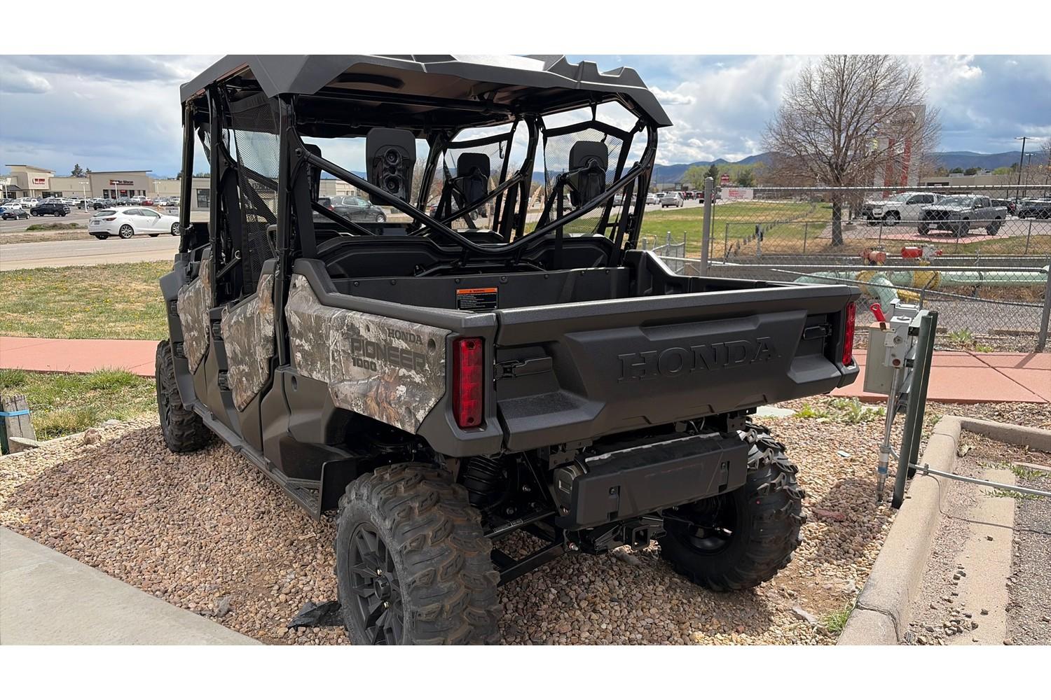 2025 Honda 2025 Honda Pioneer 1000-6 Deluxe CrewSXS10M6DS - thumbnail 3