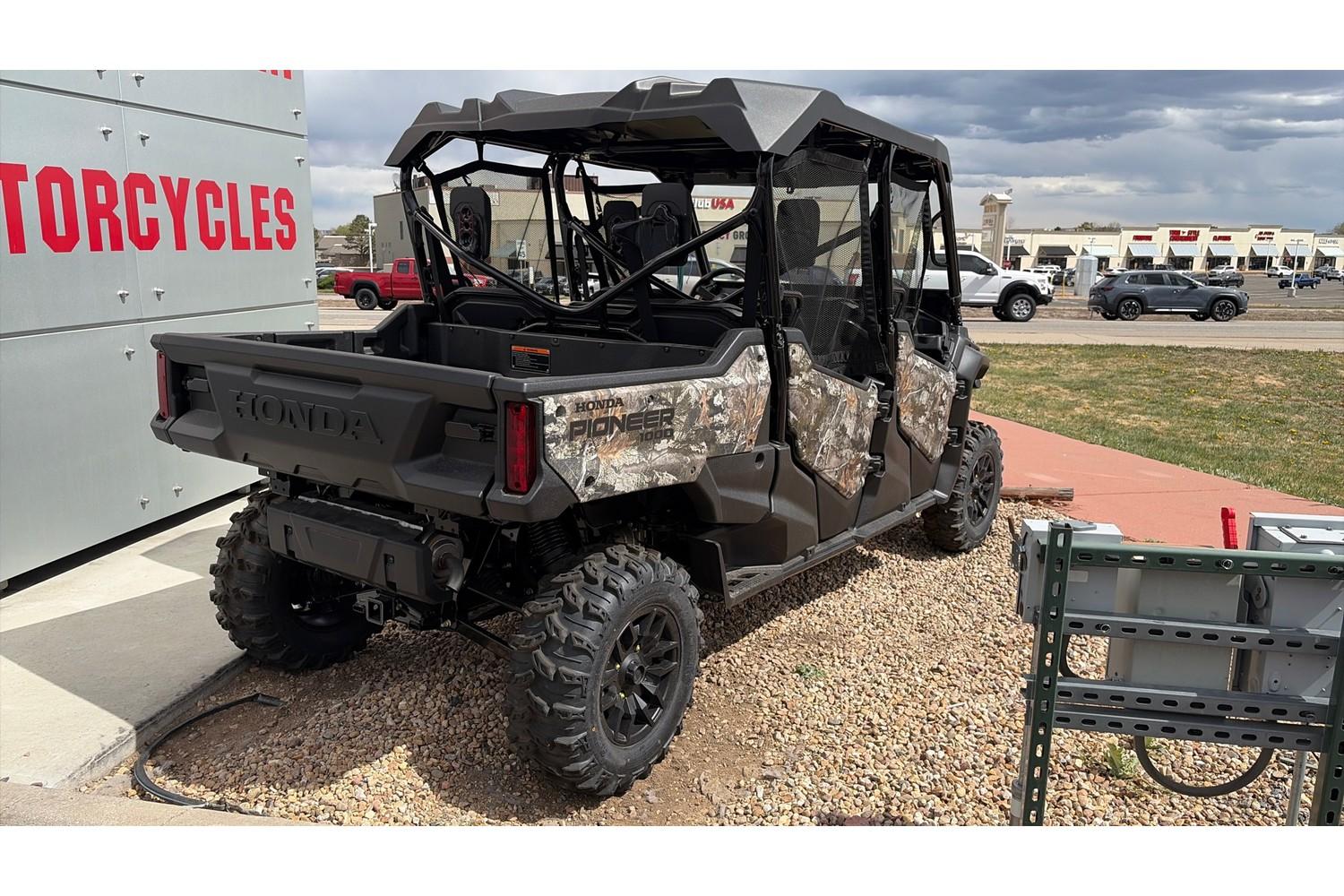 2025 Honda 2025 Honda Pioneer 1000-6 Deluxe CrewSXS10M6DS - thumbnail 5