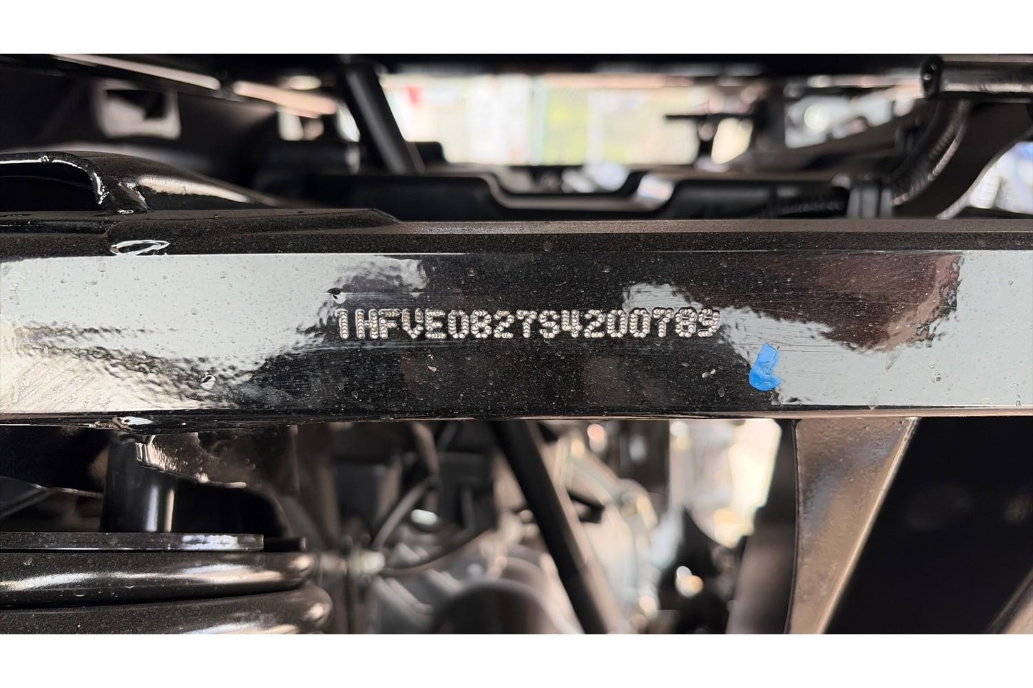 2025 Honda 2025 Honda Pioneer 1000-6 Deluxe CrewSXS10M6DS - thumbnail 9