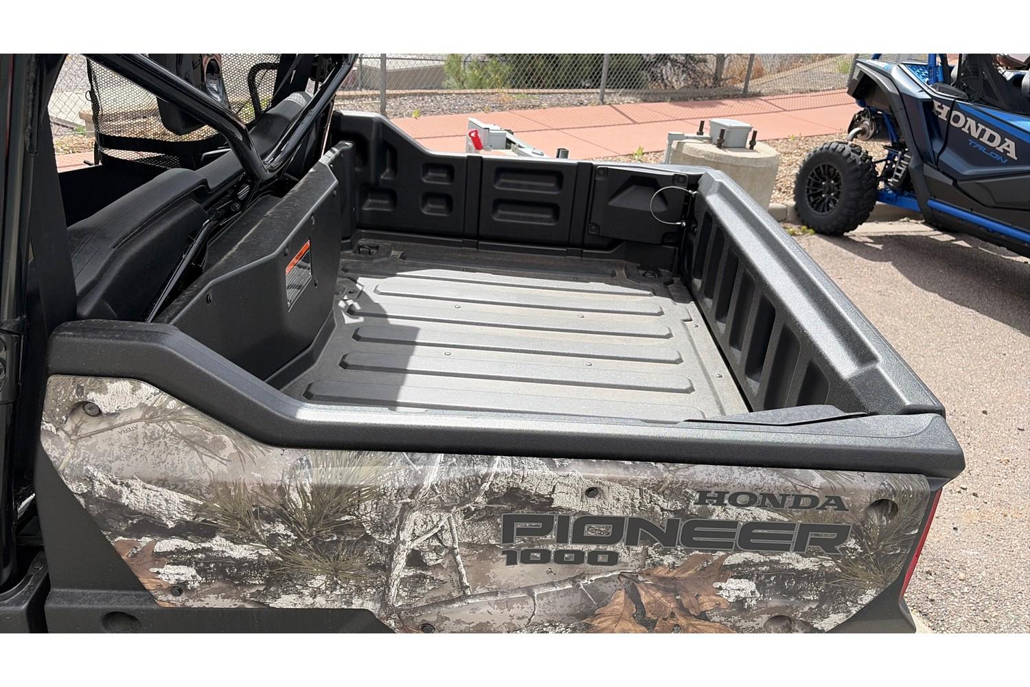 2025 Honda 2025 Honda Pioneer 1000-6 Deluxe CrewSXS10M6DS - thumbnail 11