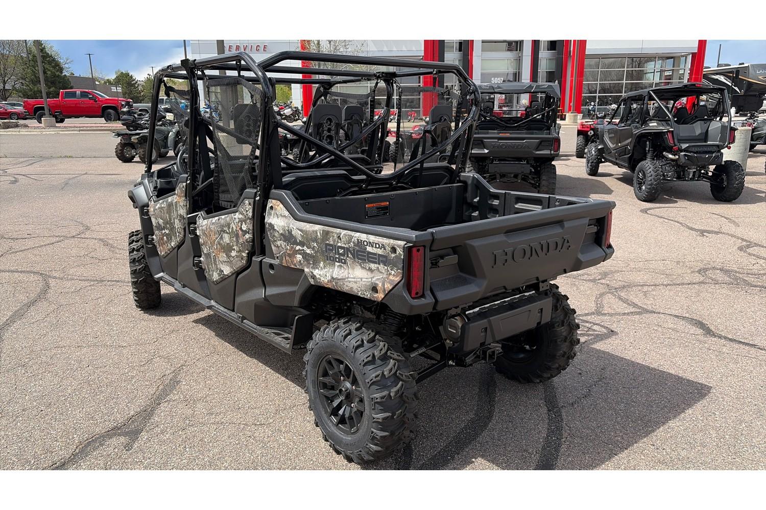 2025 Honda 2025 Honda Pioneer 1000-6 Deluxe Crew - thumbnail 4