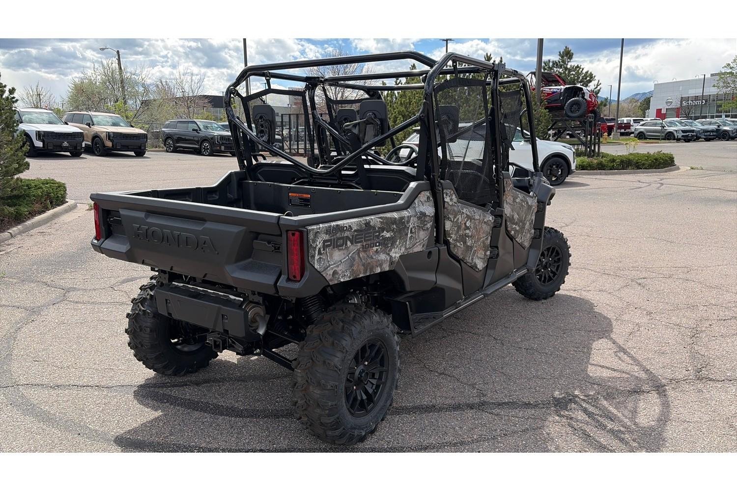 2025 Honda 2025 Honda Pioneer 1000-6 Deluxe Crew - thumbnail 6