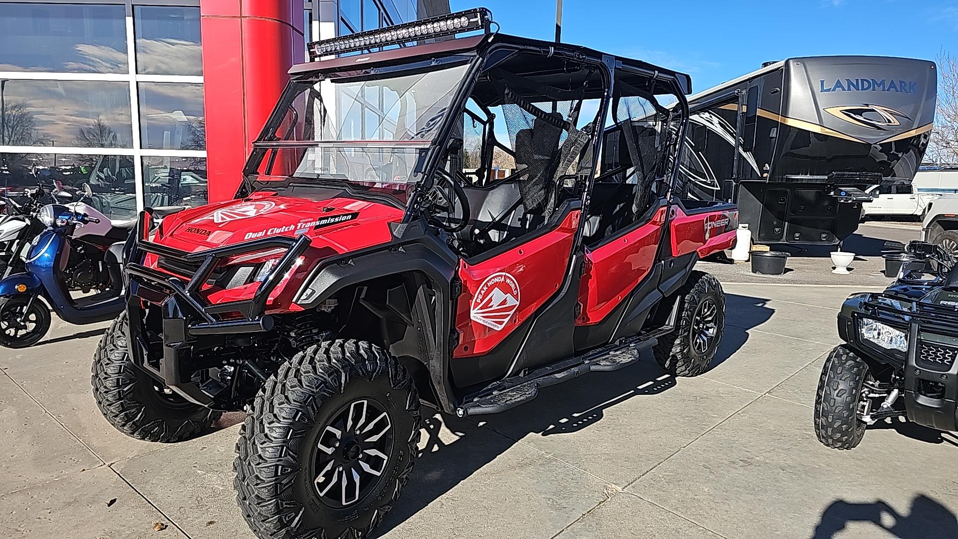 2025 Honda Pioneer 1000-6 Deluxe CrewSXS10M6DS