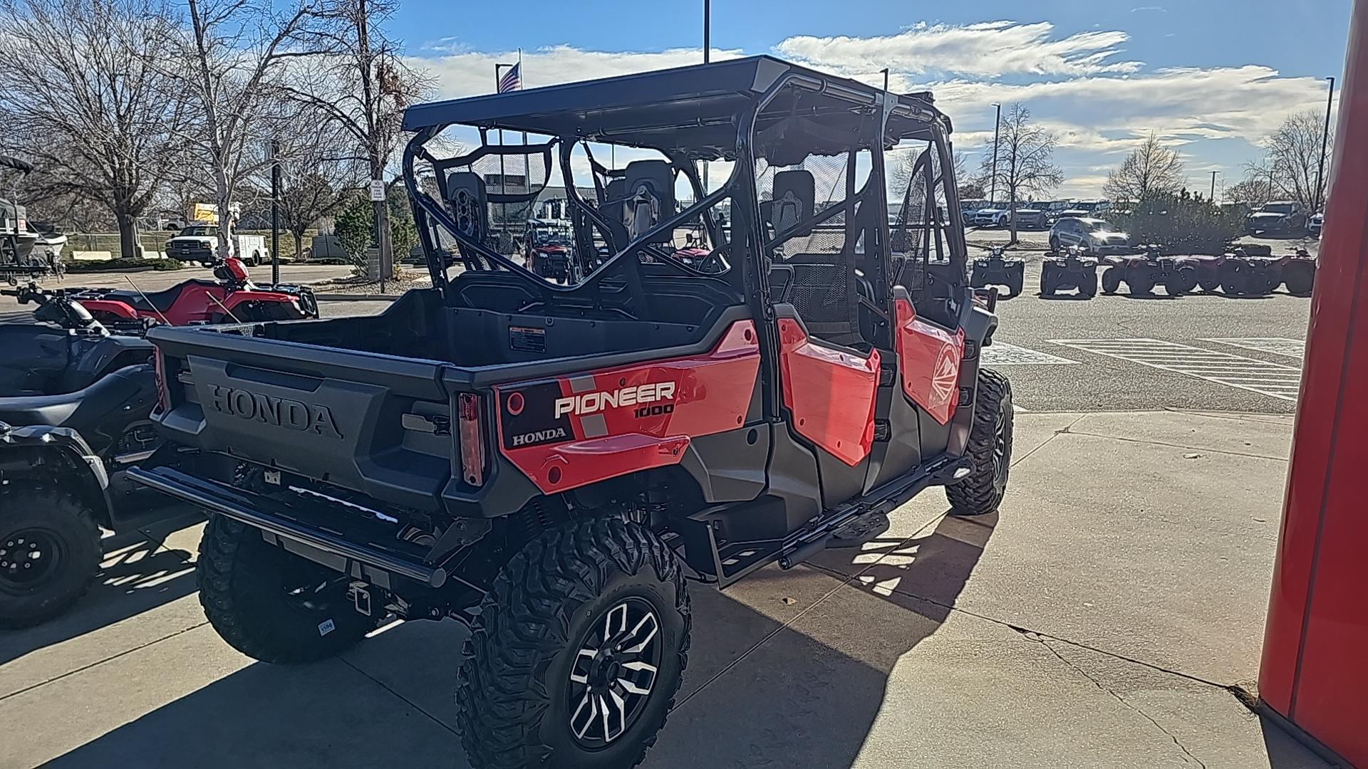 2025 Honda 2025 Honda Pioneer 1000-6 Deluxe CrewSXS10M6DS - thumbnail 5