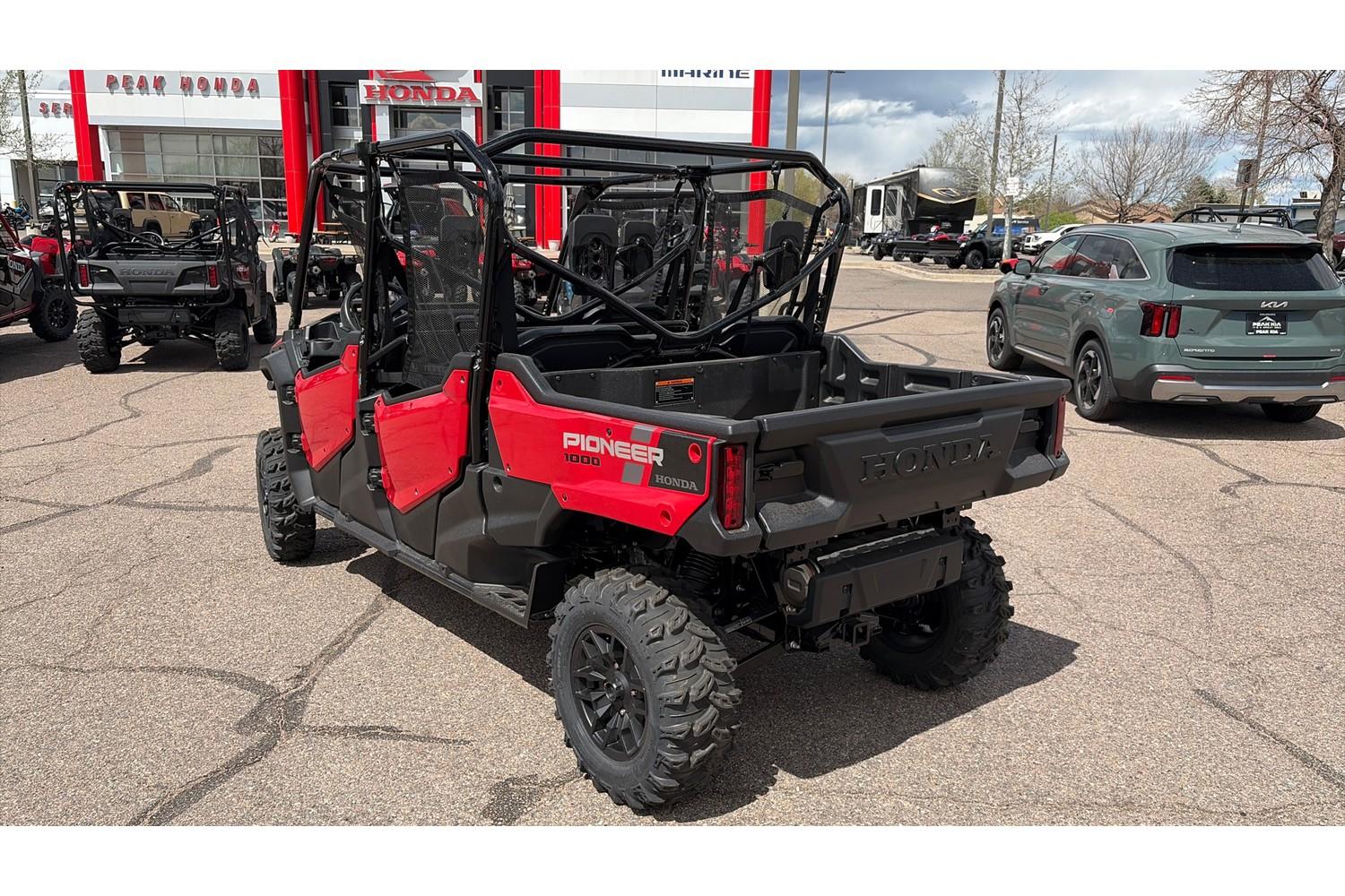 2025 Honda 2025 Honda Pioneer 1000-6 Deluxe Crew - thumbnail 4