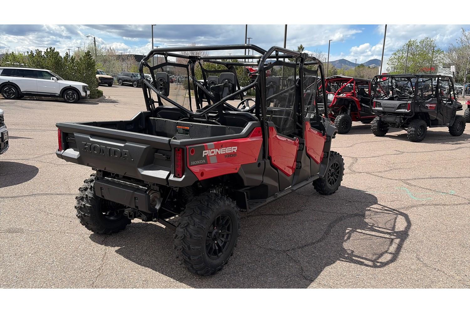 2025 Honda 2025 Honda Pioneer 1000-6 Deluxe Crew - thumbnail 6