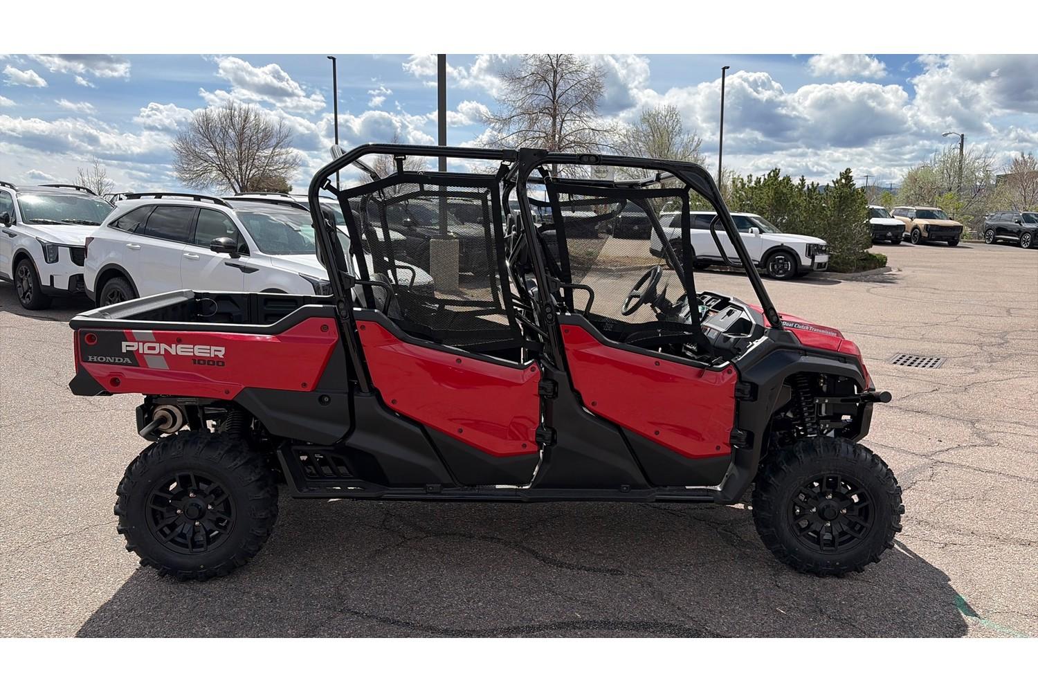 2025 Honda 2025 Honda Pioneer 1000-6 Deluxe Crew - thumbnail 7