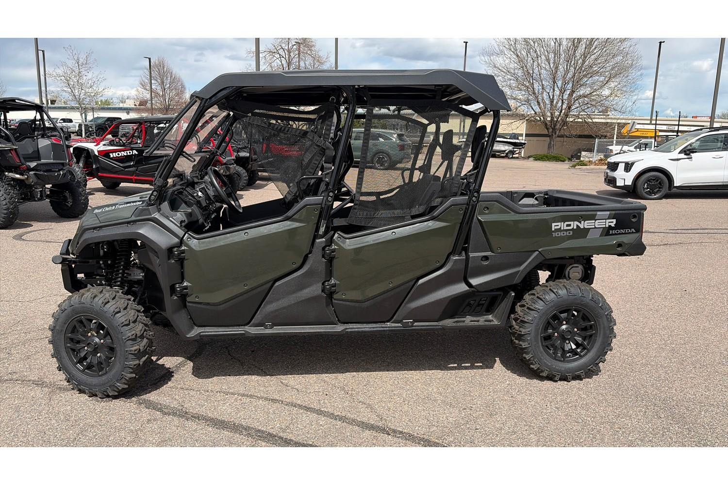 2025 Honda 2025 Honda Pioneer 1000-6 Deluxe Crew - thumbnail 3