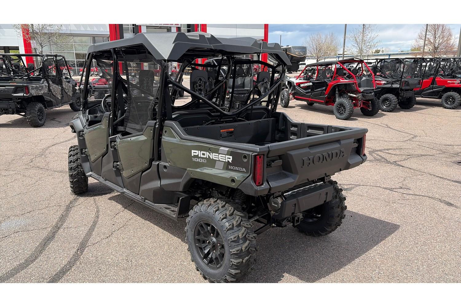 2025 Honda 2025 Honda Pioneer 1000-6 Deluxe Crew - thumbnail 4