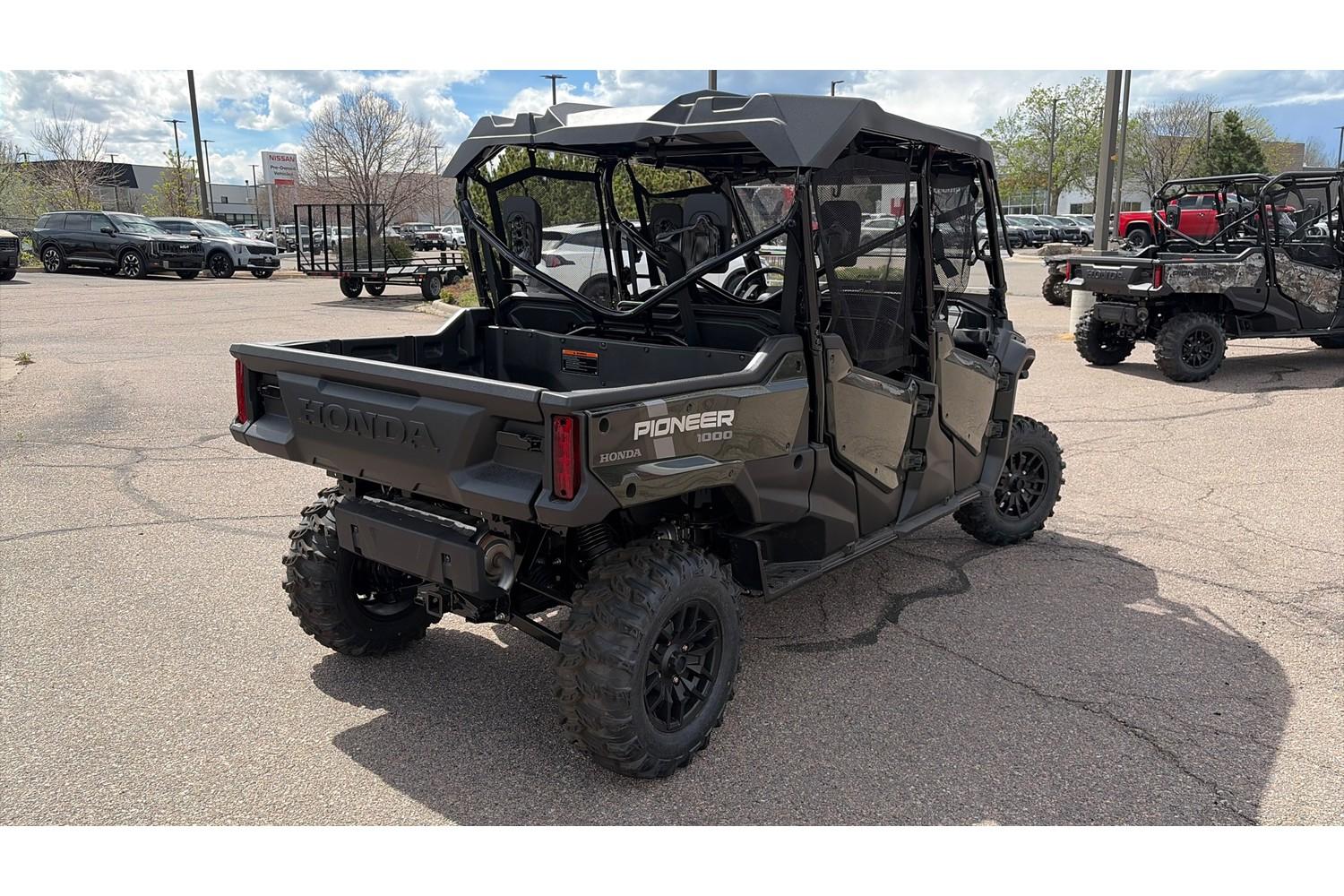 2025 Honda 2025 Honda Pioneer 1000-6 Deluxe Crew - thumbnail 6