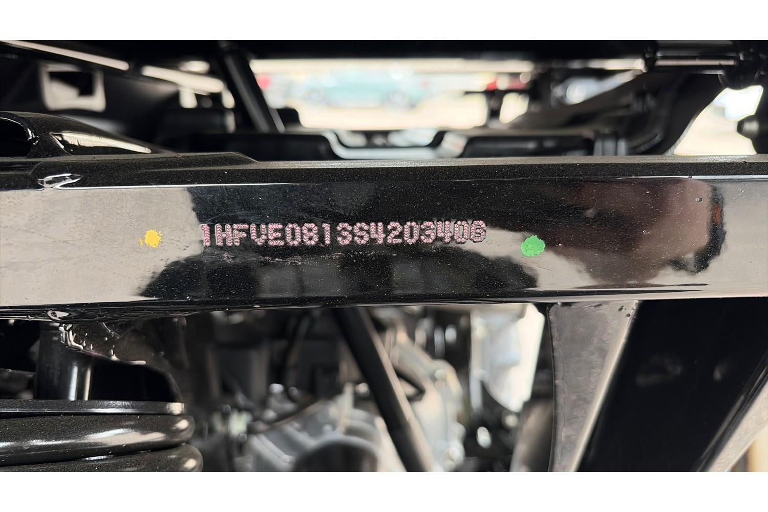 2025 Honda 2025 Honda Pioneer 1000-6 Deluxe Crew - thumbnail 10