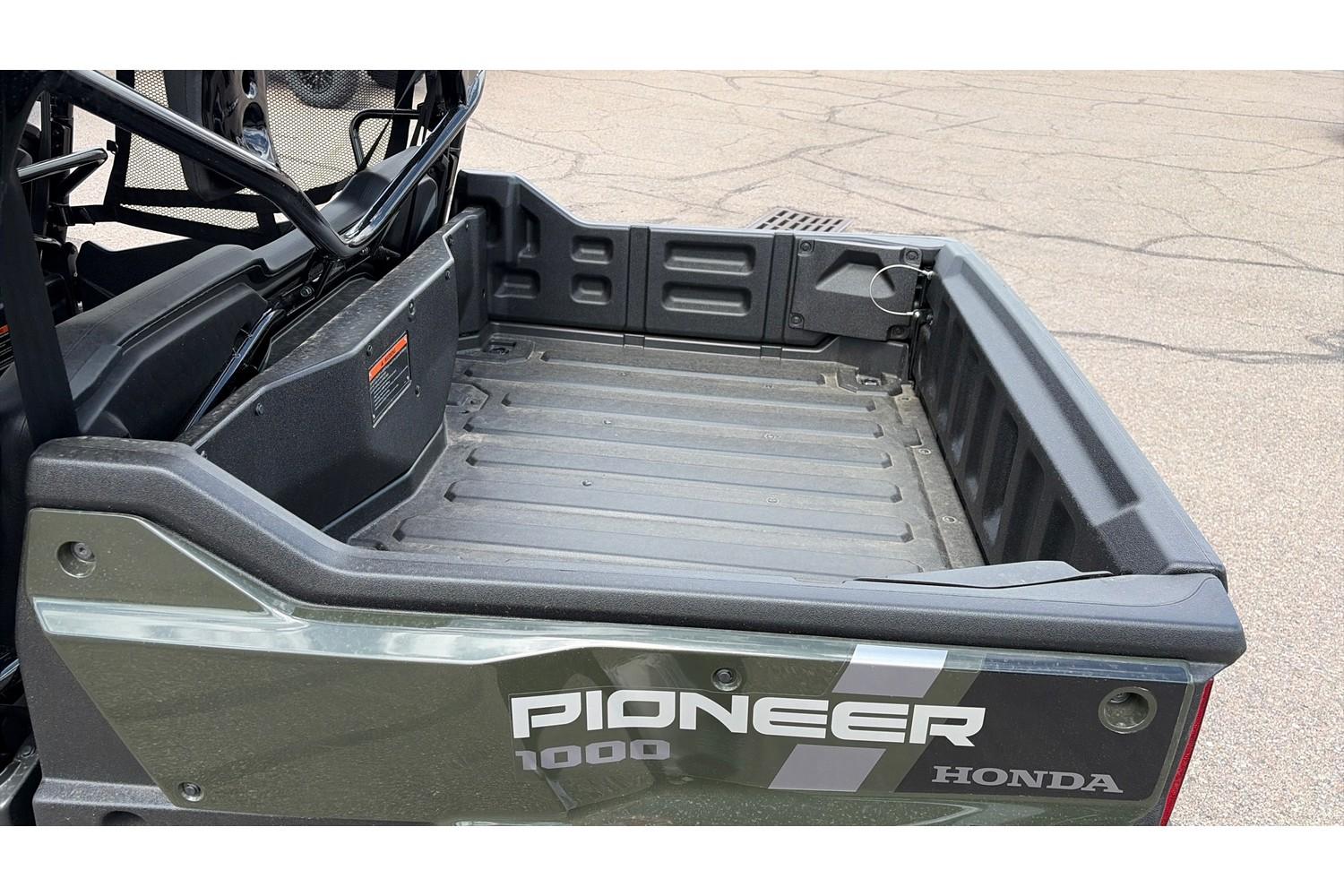 2025 Honda 2025 Honda Pioneer 1000-6 Deluxe Crew - thumbnail 11