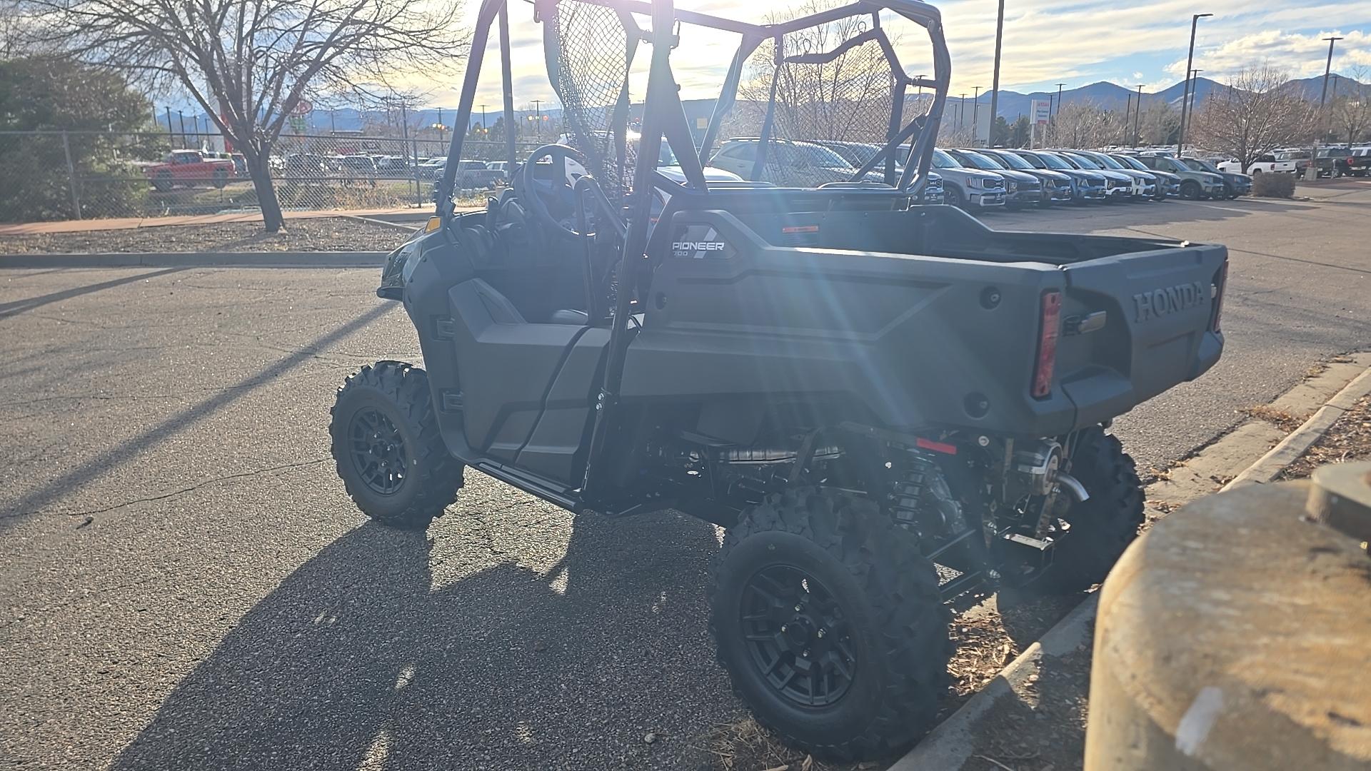 2026 Honda 2026 Honda Pioneer 700 Deluxe SXS700M2DT - thumbnail 3