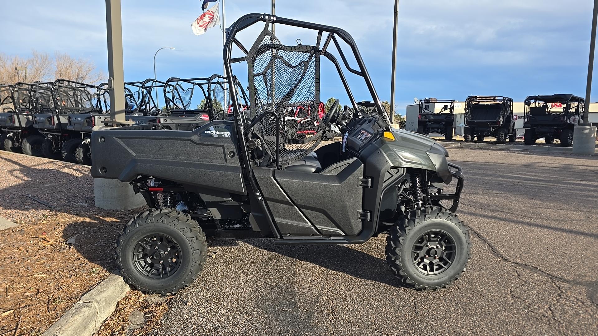 2026 Honda 2026 Honda Pioneer 700 Deluxe SXS700M2DT - thumbnail 6