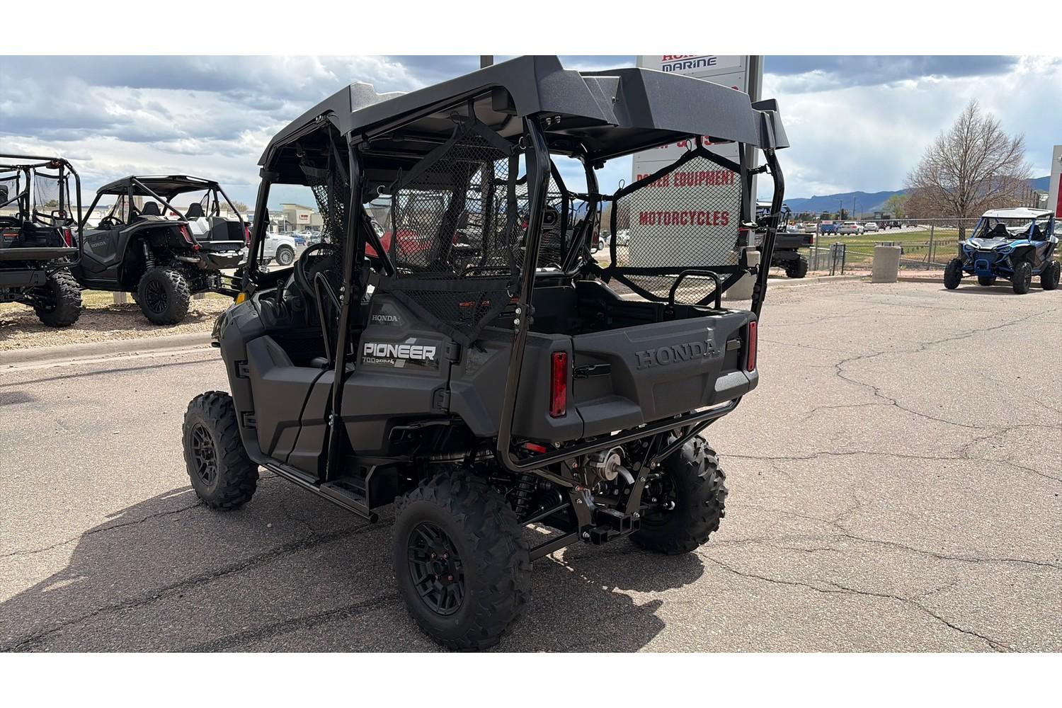 2026 Honda 2026 Honda Pioneer 700-4 Deluxe SXS700M4DT - thumbnail 3