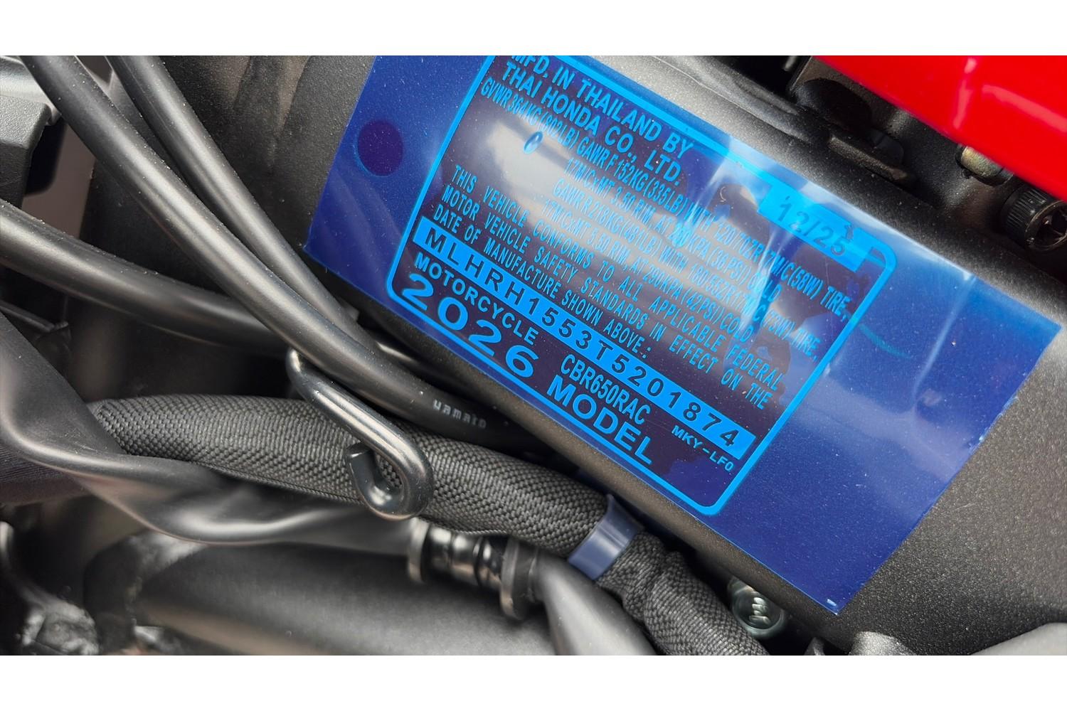 2026 Honda 2026 Honda CBR650R E-Clutch - thumbnail 9