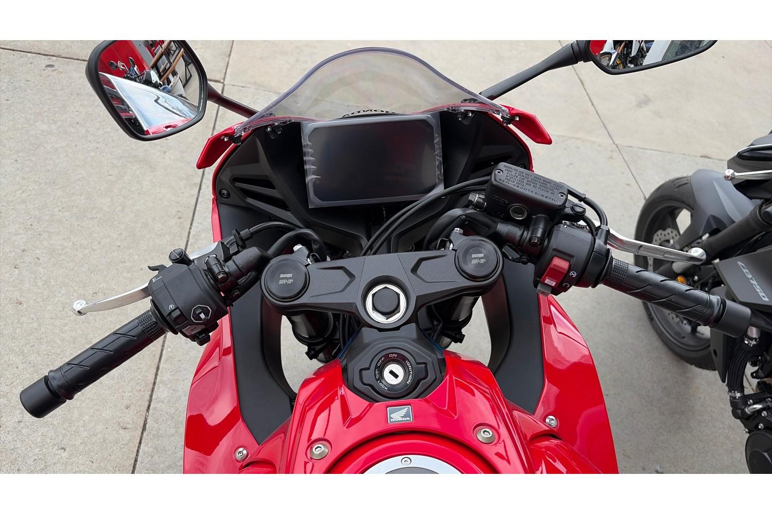 2026 Honda 2026 Honda CBR650R E-Clutch - thumbnail 10