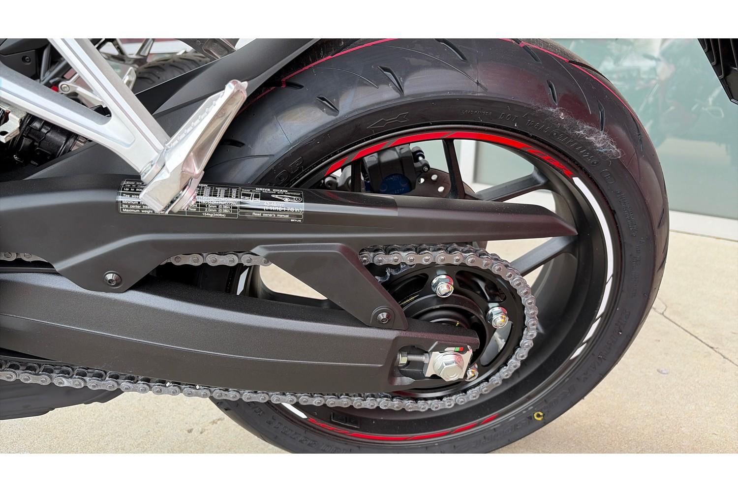 2026 Honda 2026 Honda CBR650R E-Clutch - thumbnail 12