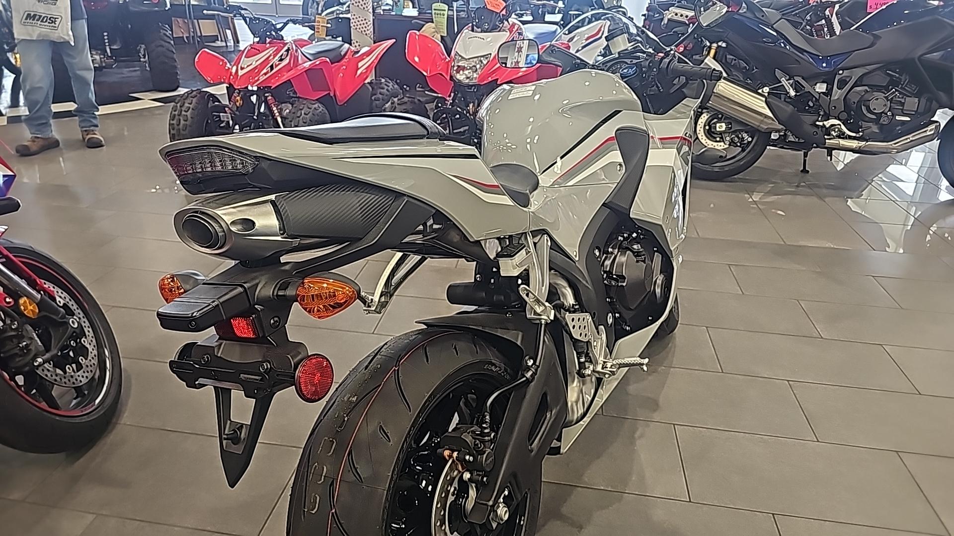 2026 Honda 2026 Honda CBR600RR - thumbnail 5