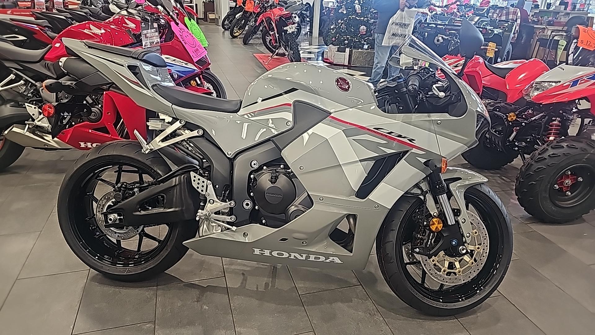 2026 Honda 2026 Honda CBR600RR - thumbnail 6