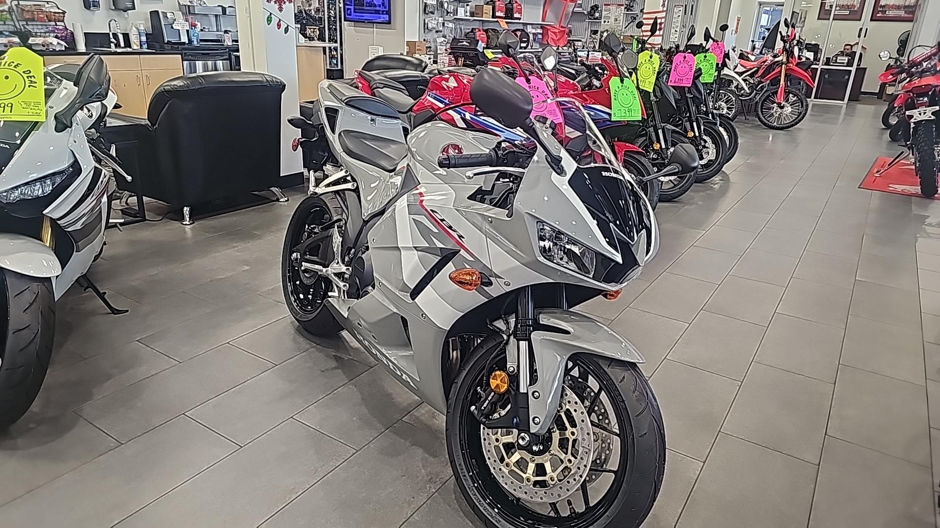 2026 Honda 2026 Honda CBR600RR - thumbnail 7