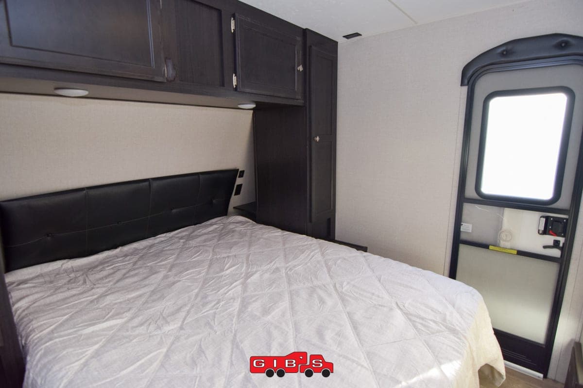 2019 Venture RV 2019 Venture RV SportTrek - thumbnail 18