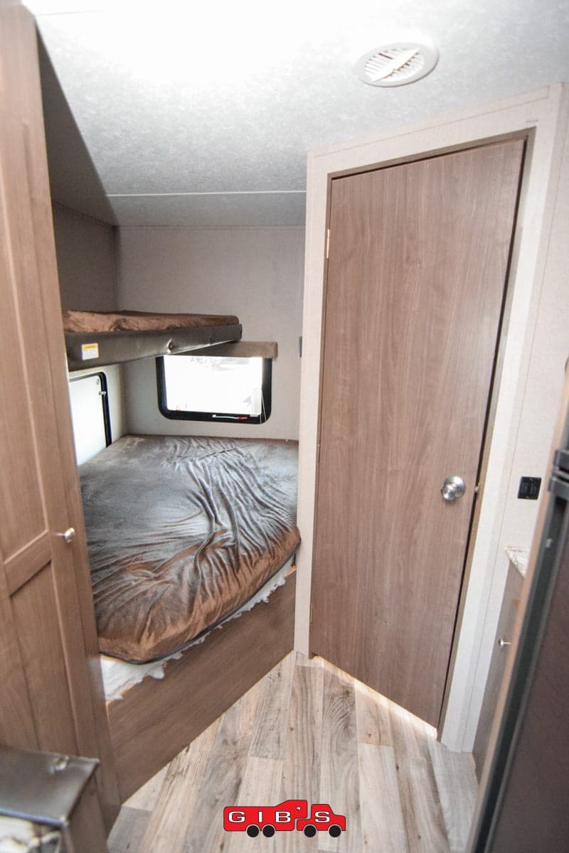2019 Keystone 2019 Keystone Hideout - thumbnail 16