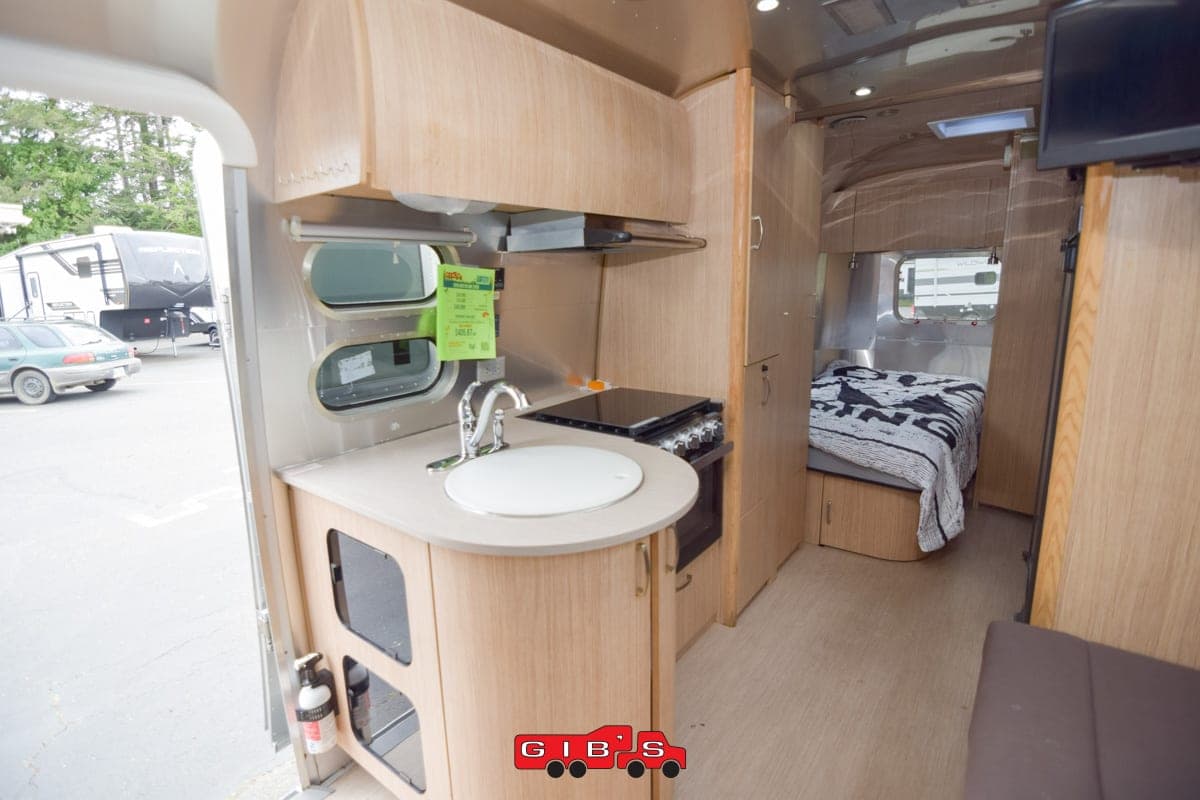 2018 Airstream 2018 Airstream Flying Cloud - thumbnail 7