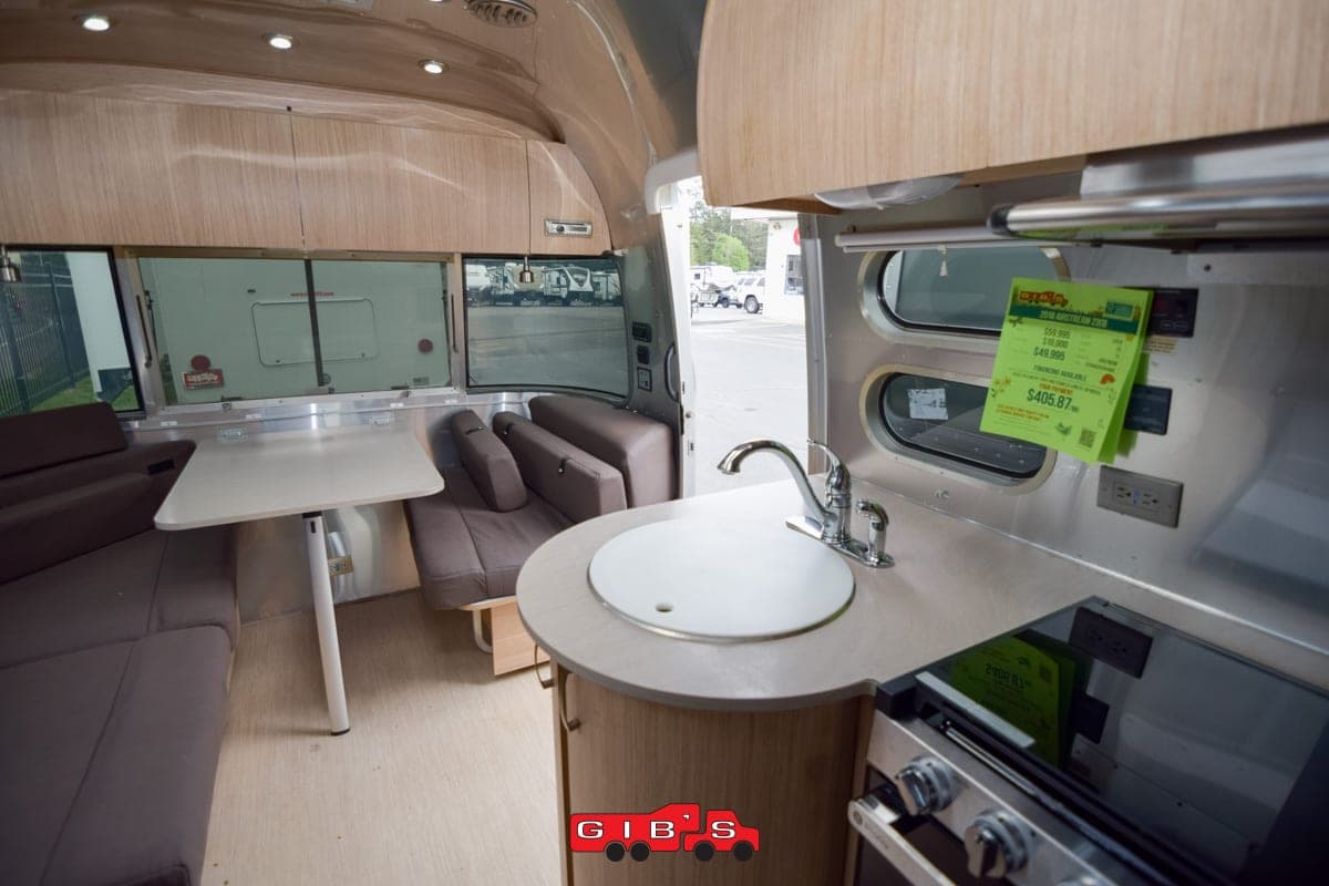 2018 Airstream 2018 Airstream Flying Cloud - thumbnail 8